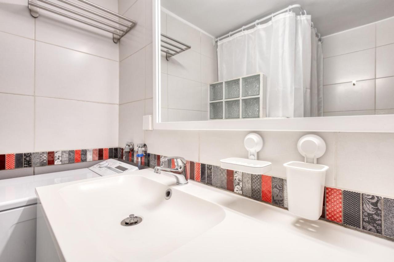 Modern 2-Bedroom Apt, 200M From The Acropolis Αθήνα Εξωτερικό φωτογραφία