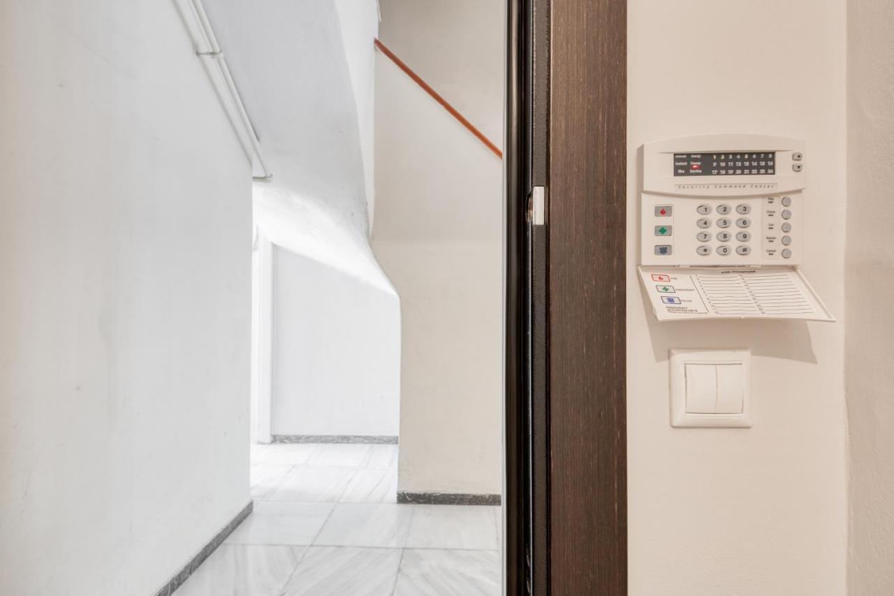 Modern 2-Bedroom Apt, 200M From The Acropolis Αθήνα Εξωτερικό φωτογραφία