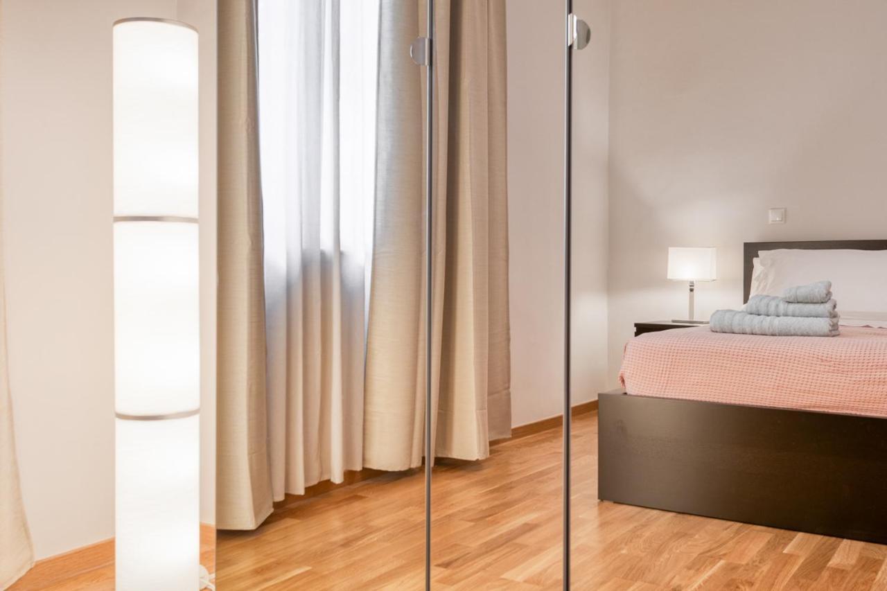Modern 2-Bedroom Apt, 200M From The Acropolis Αθήνα Εξωτερικό φωτογραφία